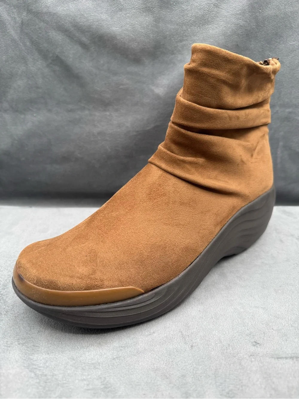Bzees Zizzle Ankle Boots Women’s Size 11 Tan Wedge Comfort Back Zip‎ NWT